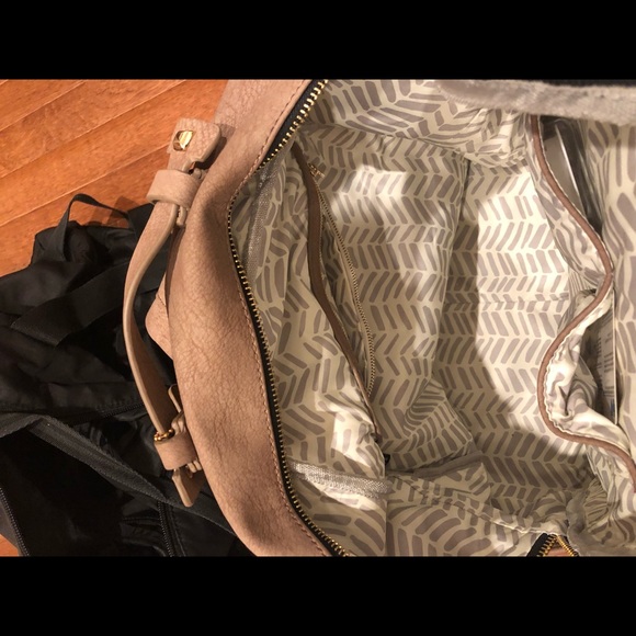 Brown travel backpack - Picture 4 of 4